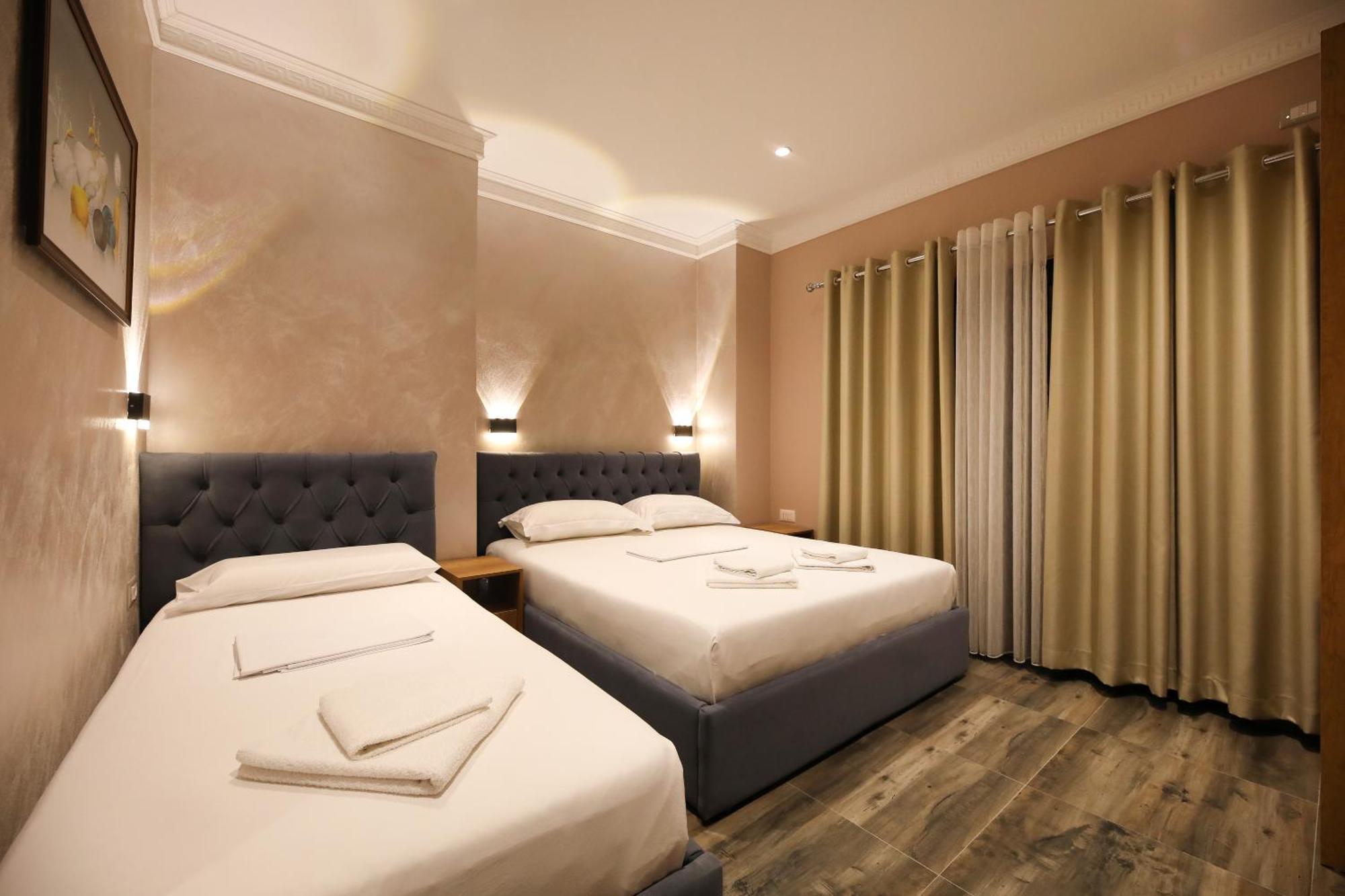 Hotel Salvadore Vlorë Esterno foto