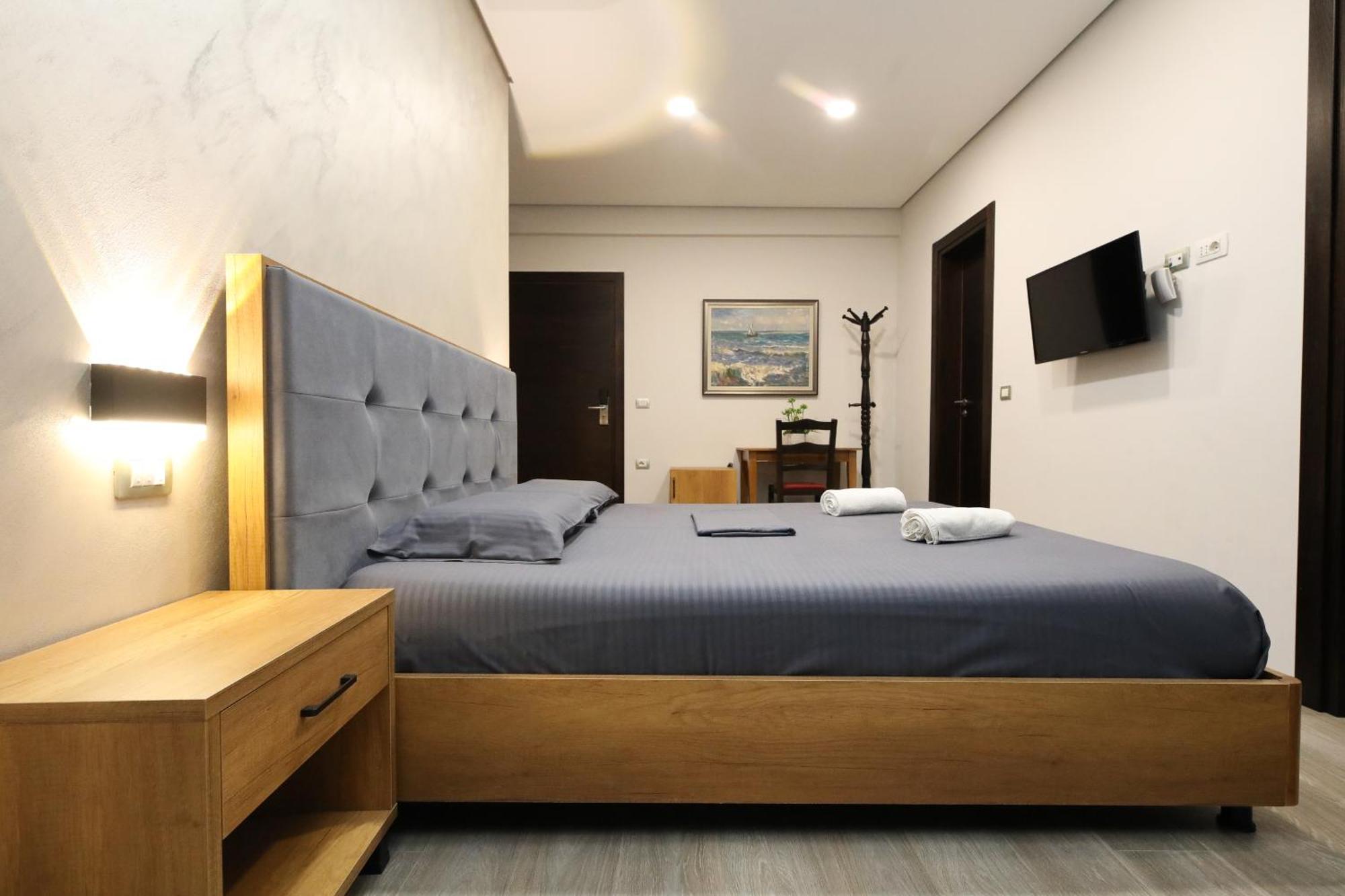 Hotel Salvadore Vlorë Esterno foto