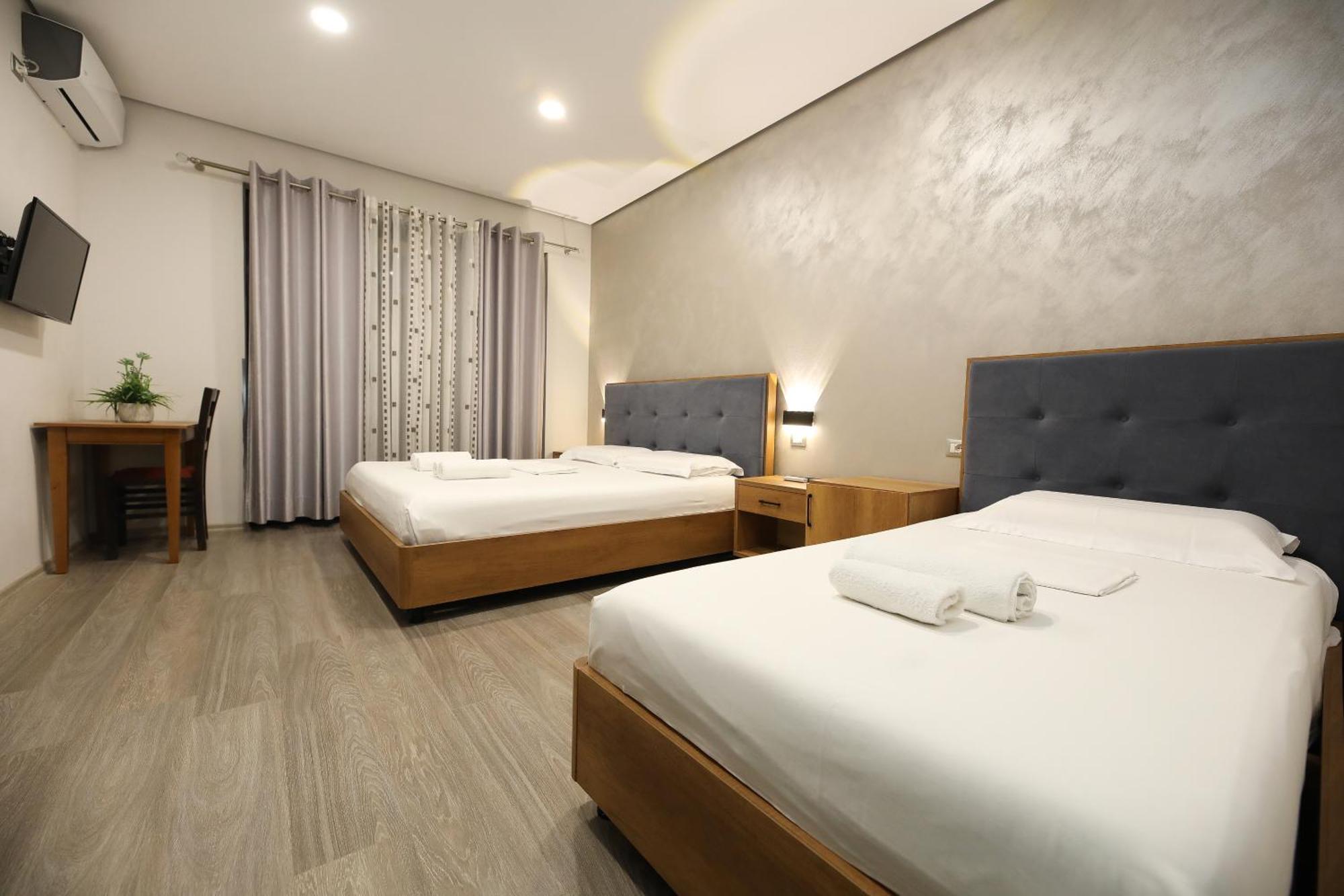 Hotel Salvadore Vlorë Esterno foto