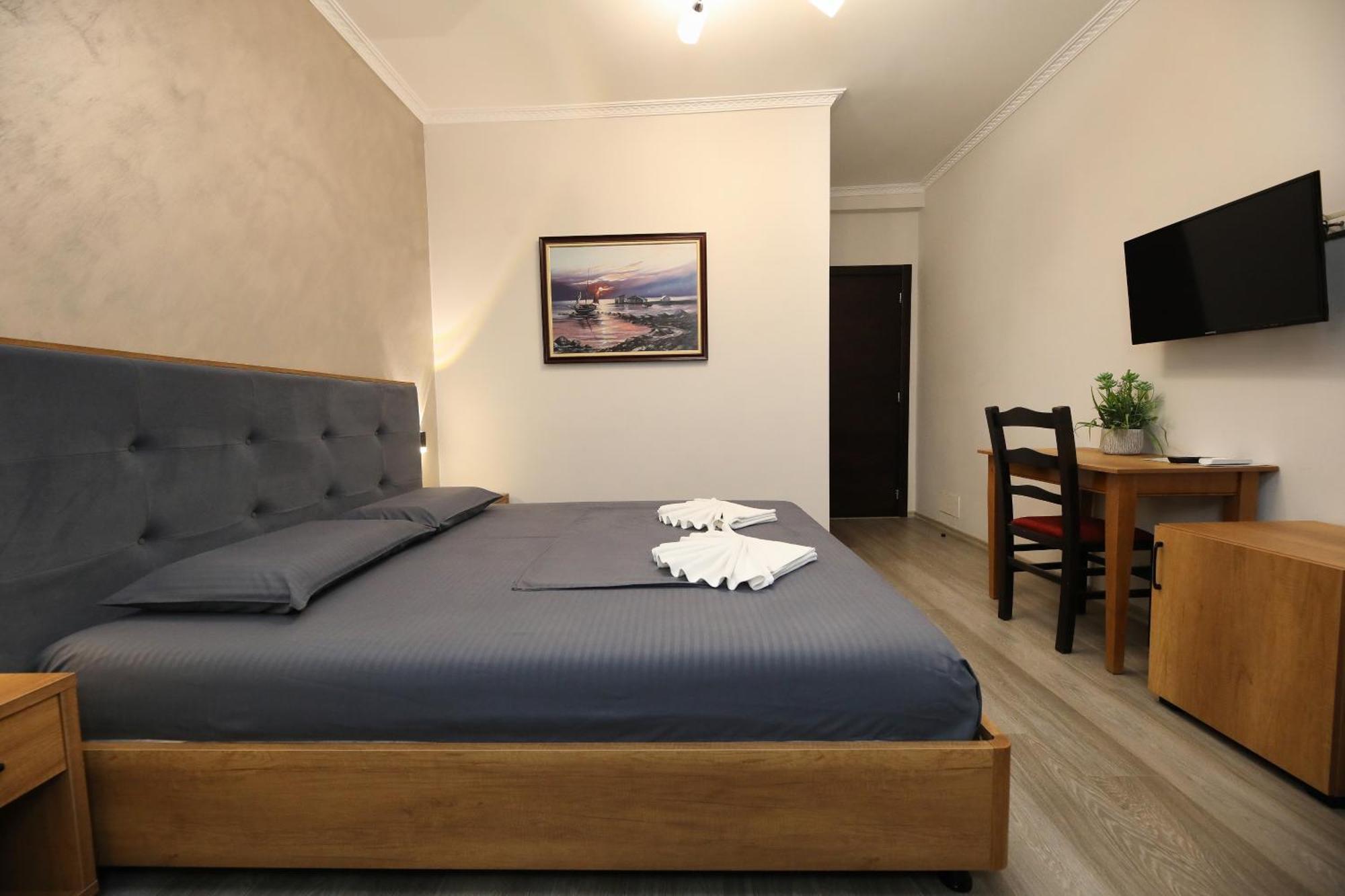 Hotel Salvadore Vlorë Esterno foto