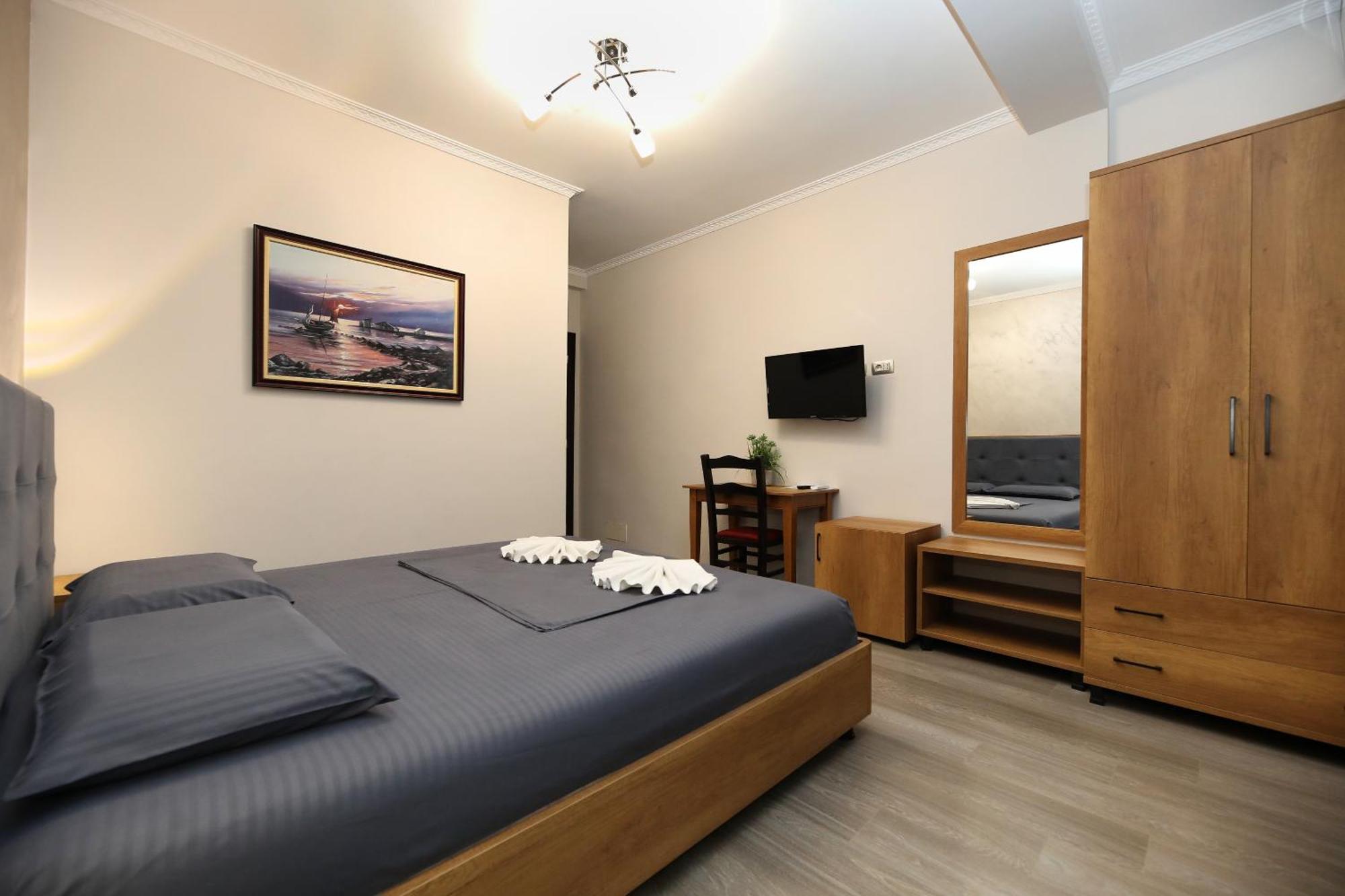 Hotel Salvadore Vlorë Esterno foto