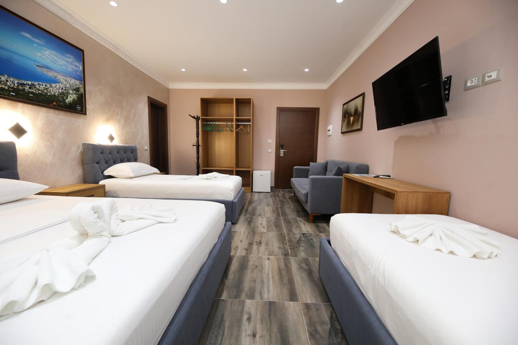 Hotel Salvadore Vlorë Esterno foto