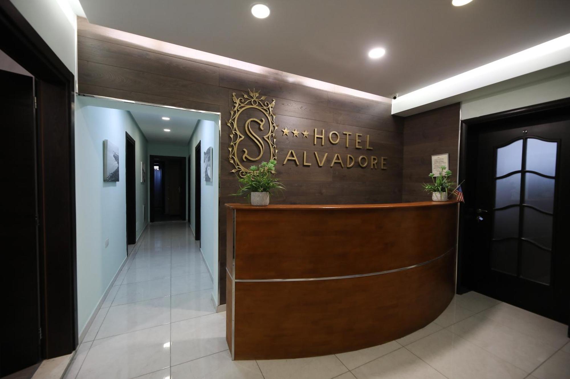 Hotel Salvadore Vlorë Esterno foto