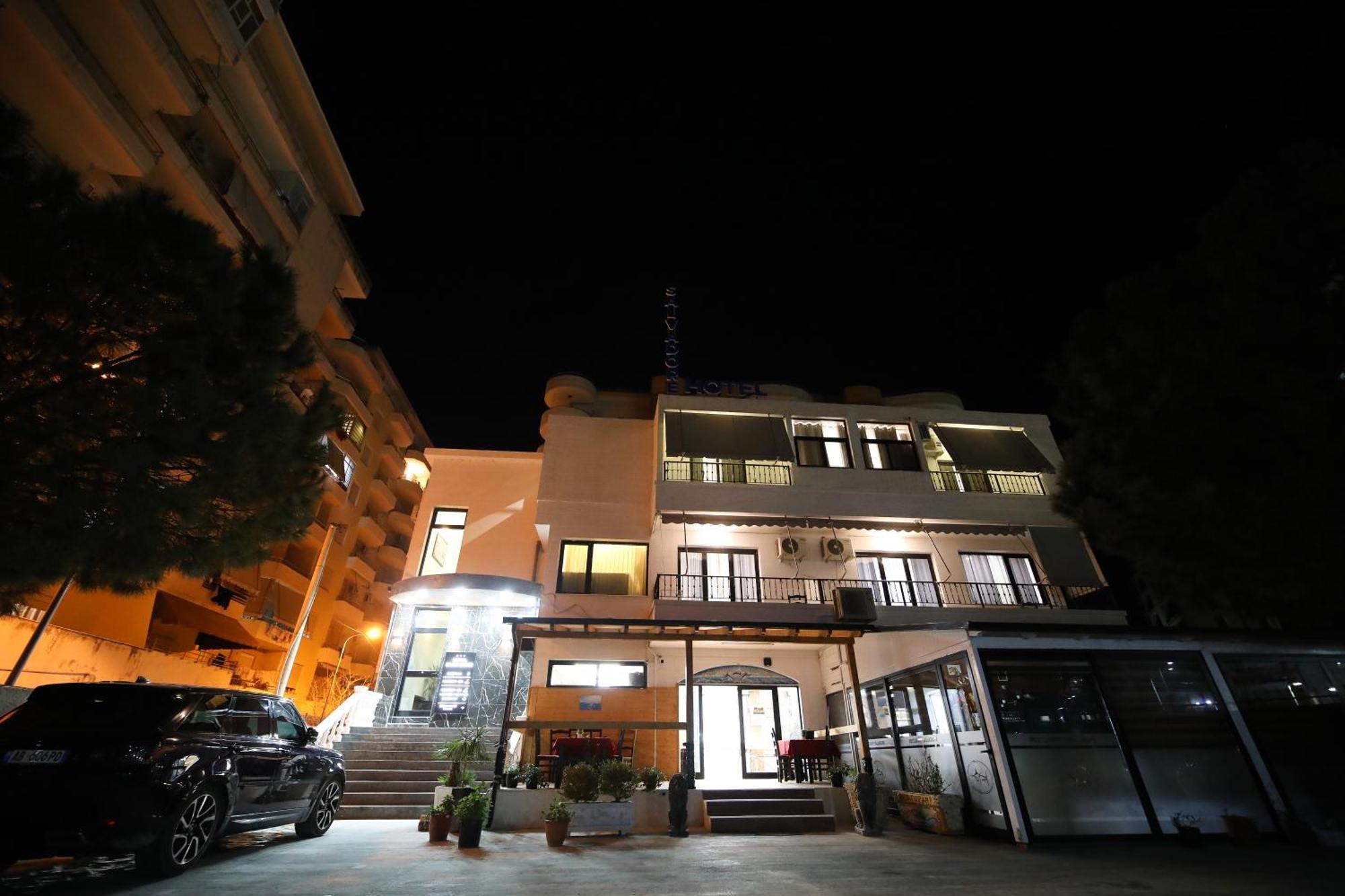Hotel Salvadore Vlorë Esterno foto