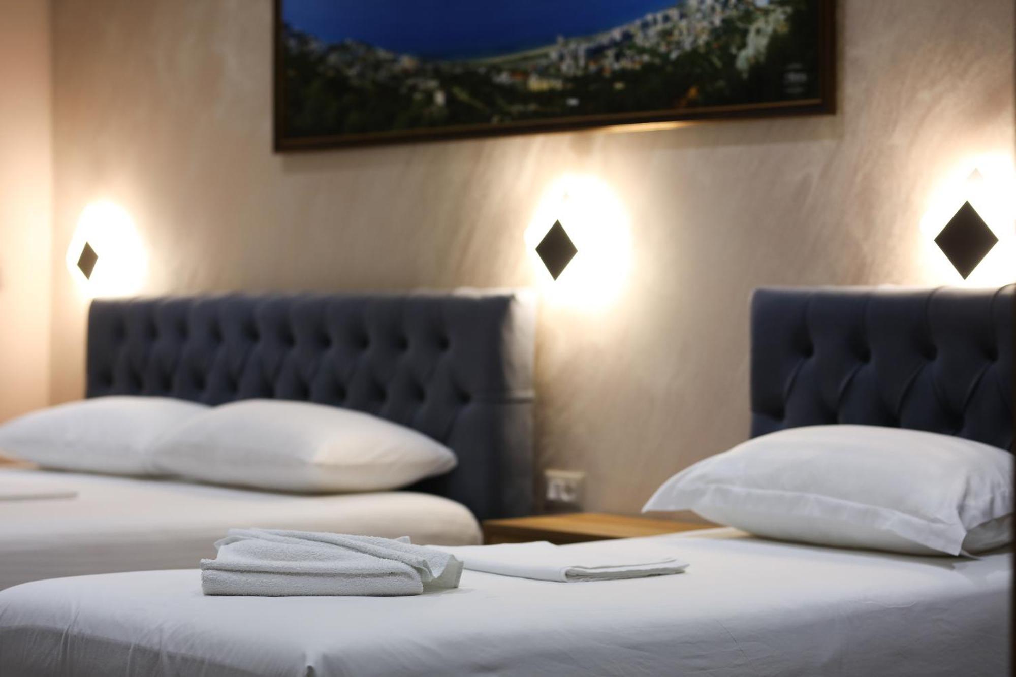 Hotel Salvadore Vlorë Esterno foto
