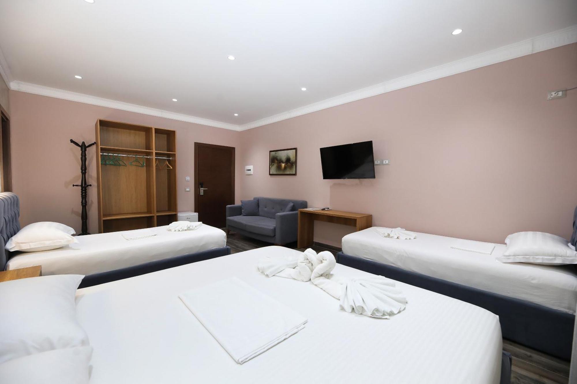 Hotel Salvadore Vlorë Esterno foto